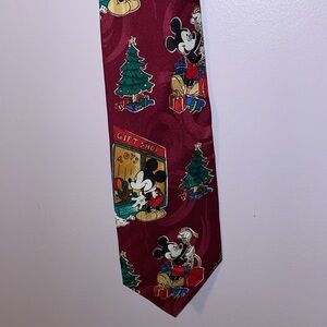 Disney Mickey Unlimited Mickey Mouse Christmas Holiday Shopping Presents Silk